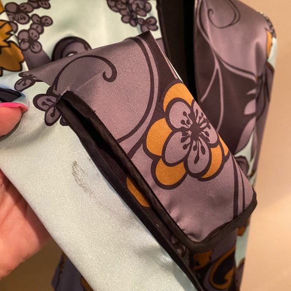 Stunning vintage silk button up top - Picture 12 of 12